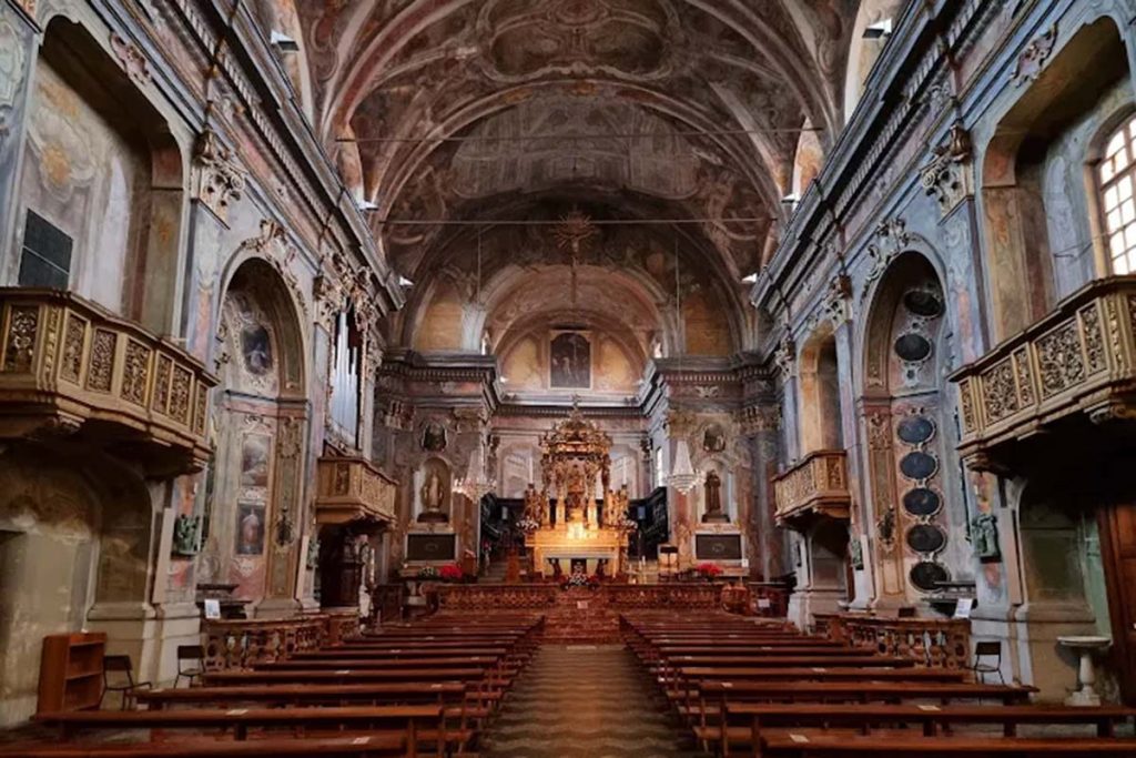 Artistic and cultural heritage of Borgomanero. Interior view of the Church of San Bartolomeo.